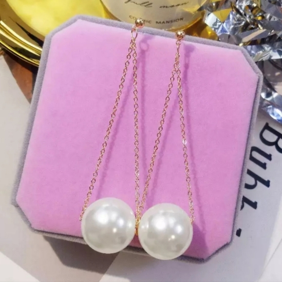 Clip On Earrings Dangling Long Statement - Picture 2 of 3